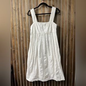 BANANA REPUBLIC White Eyelet lace embroidered fit  flare babydoll dress -size 6